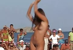 زن عكس سكسي خارجي و شوهر اغوا کننده و دو وانت در توالت