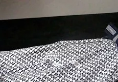 دختر در سوپر فیلم سکسی جوراب شلواری سیاه و سفید با سوراخ در لگن