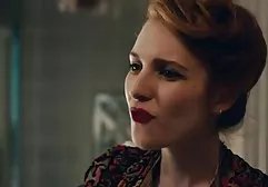 شوهر همسرش را فبلم سیکسی تماشا می کند